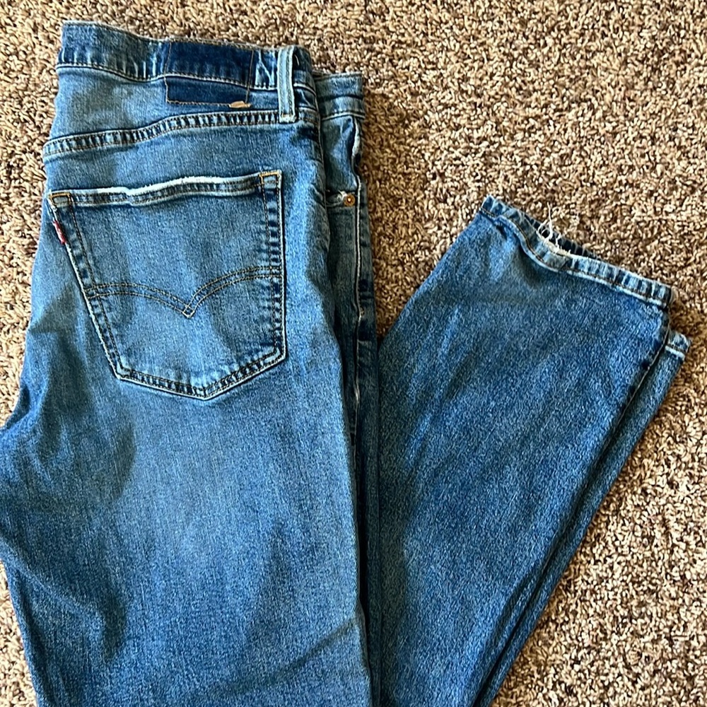 Distressed Levi’s size 36x36